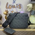 Louis Vuitton Messenger Bags Black Blue Grey Cowhide Fabric M46602