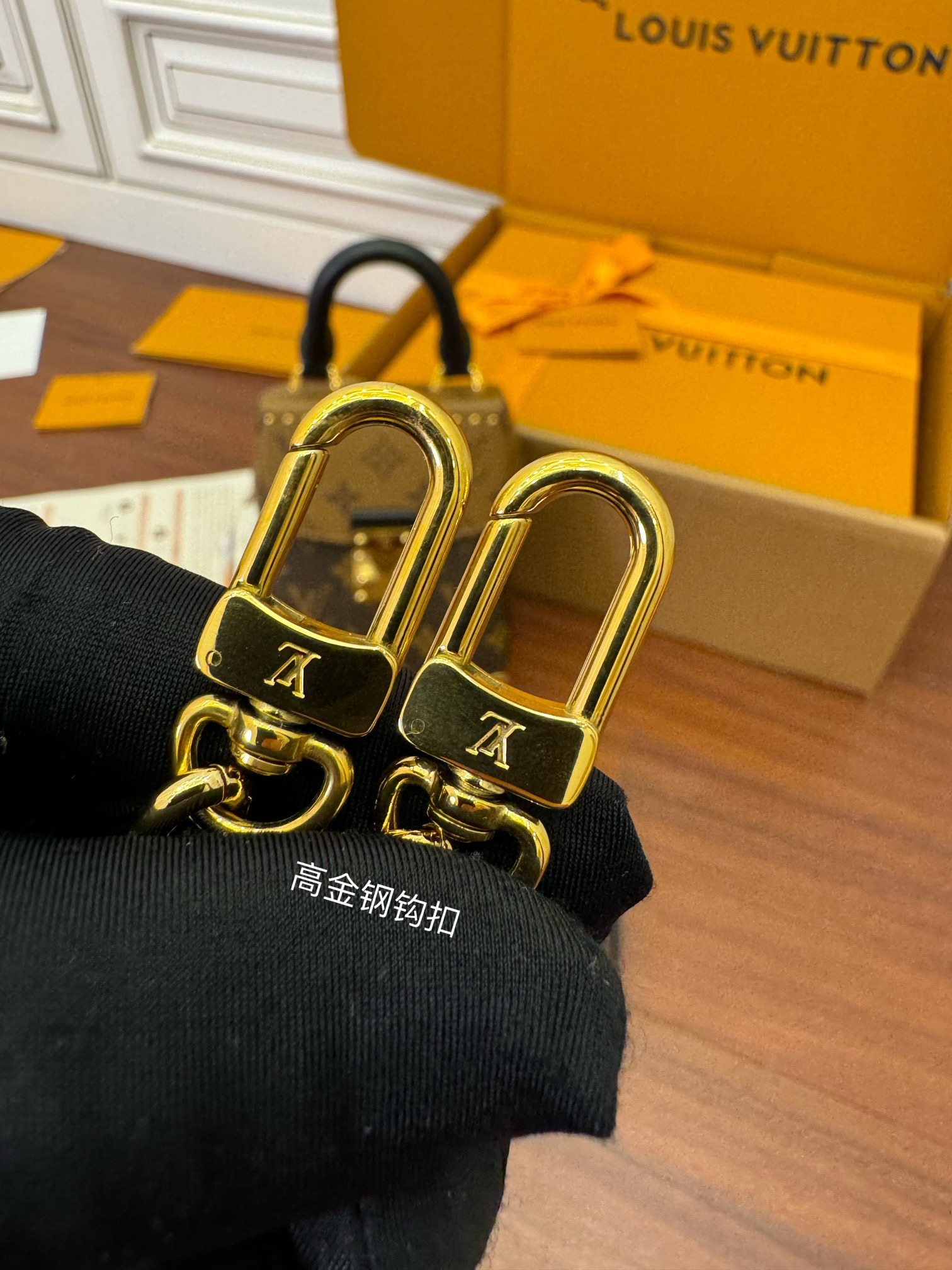 独家首发型号特正版M82465品质全面再次升级专柜同步电子芯片内码新礼盒礼品袋保护纸铜版电子标签合格证皮