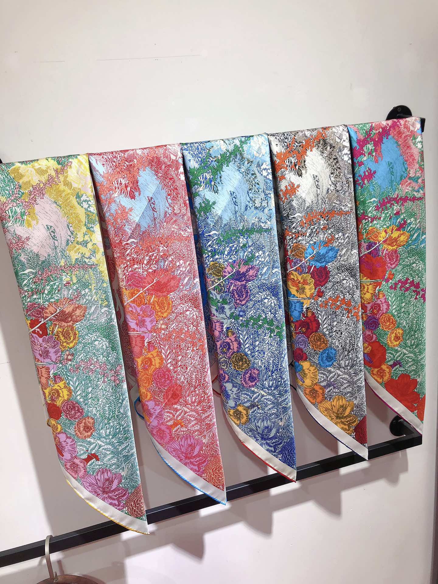 NO:173122,SHMS23138 original single Hermes [Return to Nature] 90cm silk square scarf uses twill silk   hand-made rolled edge cutting-edge technology, soft and light, easy to wear. There are not many items available all year round, place an order as soon as possible [This model specification 90x90cm twill silk], high-end scarf, hermes, real silk19860909SHMS23138原单爱马仕【回归自然】90cm真丝方巾采用斜纹真丝 手工卷边最前沿的工艺,柔软轻盈,佩戴方便.一年四季均可使用数量不多,趁早下单【本款规格90x90cm 斜纹真丝】,高版本围巾,hermes,real silk,scarf