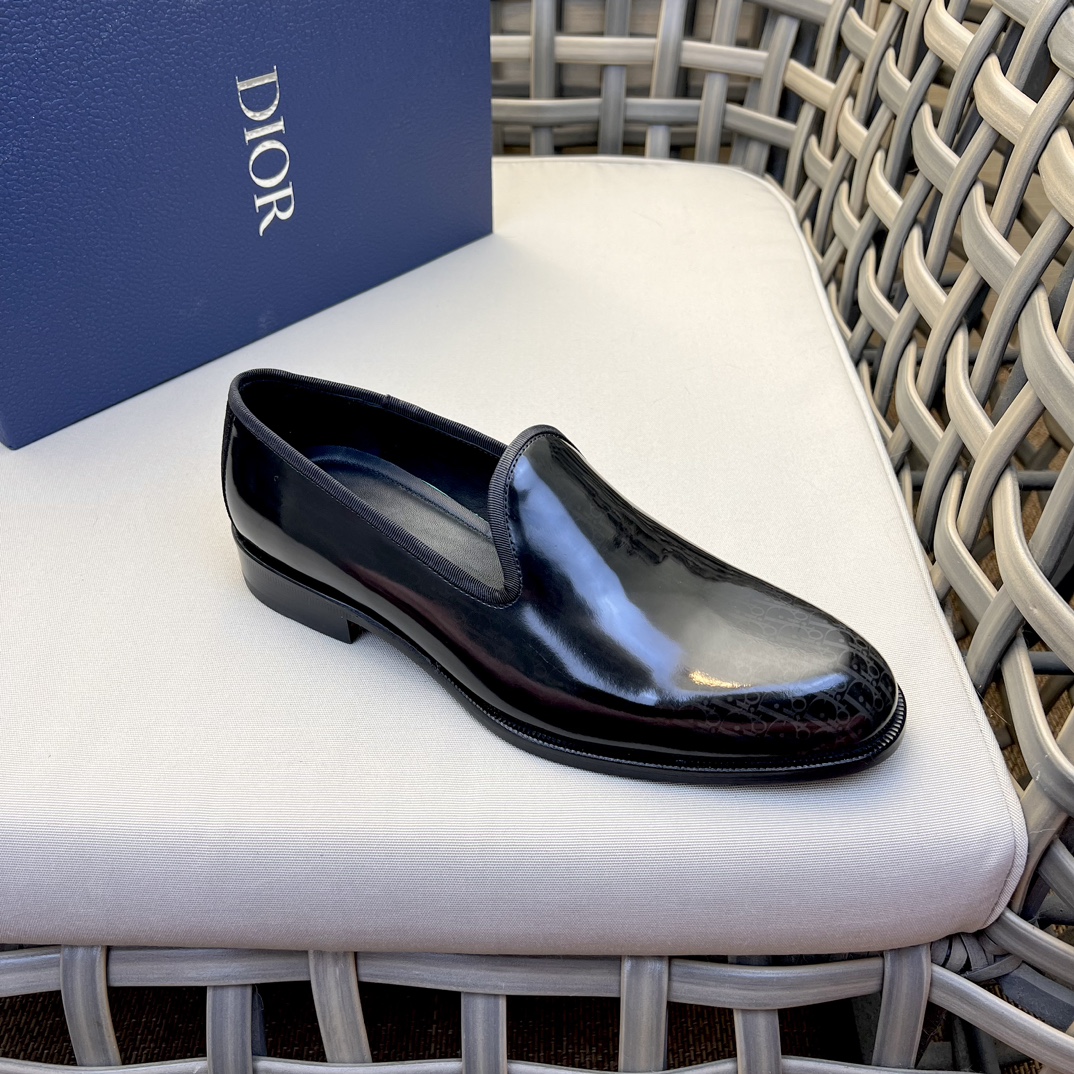 Diorディオールデビースニーカー|真皮底の高級正装靴|洗練されたデザイン