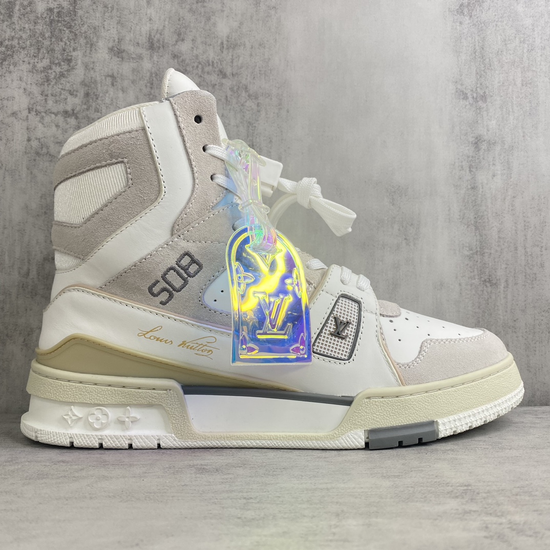 Louis Vuitton 新款上架 Lv TRAINER 此款 Trainer 城市限定高帮运动鞋呈现出源自 模型的创新