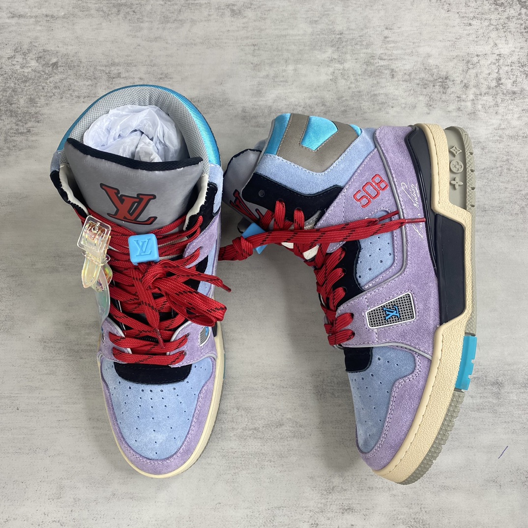 Louis Vuitton 新款上架 Lv TRAINER 此款 Trainer 城市限定高帮运动鞋呈现出源自 模型的创新