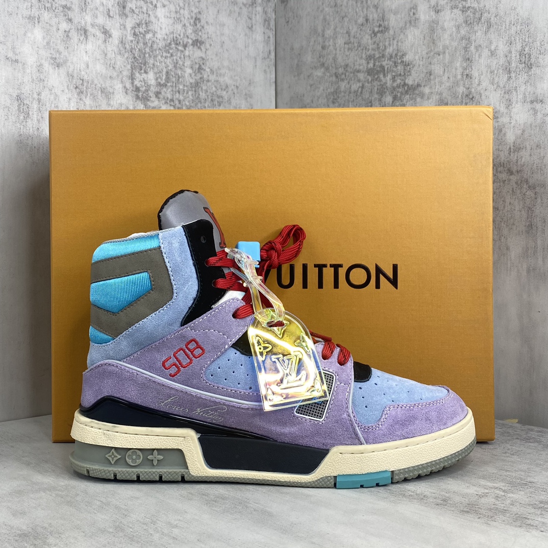 Louis Vuitton 新款上架 Lv TRAINER 此款 Trainer 城市限定高帮运动鞋呈现出源自 模型的创新