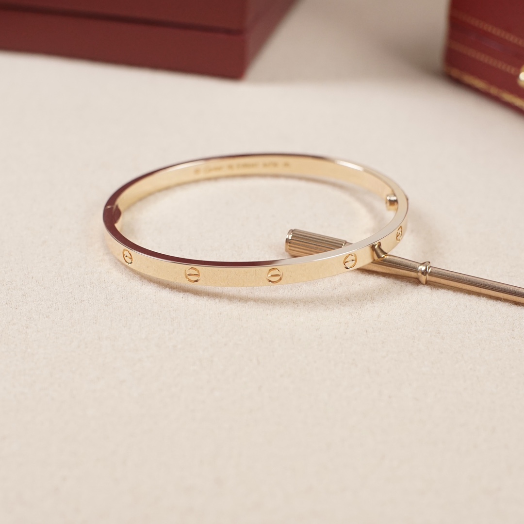 Cartier 卡地亚Cartier 窄‮无版‬钻 love情侣‮手款‬镯