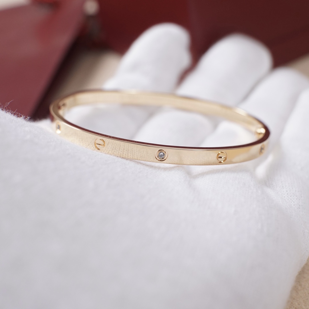 Cartier 卡地亚Cartier 玫瑰金 窄版Love带钻手镯