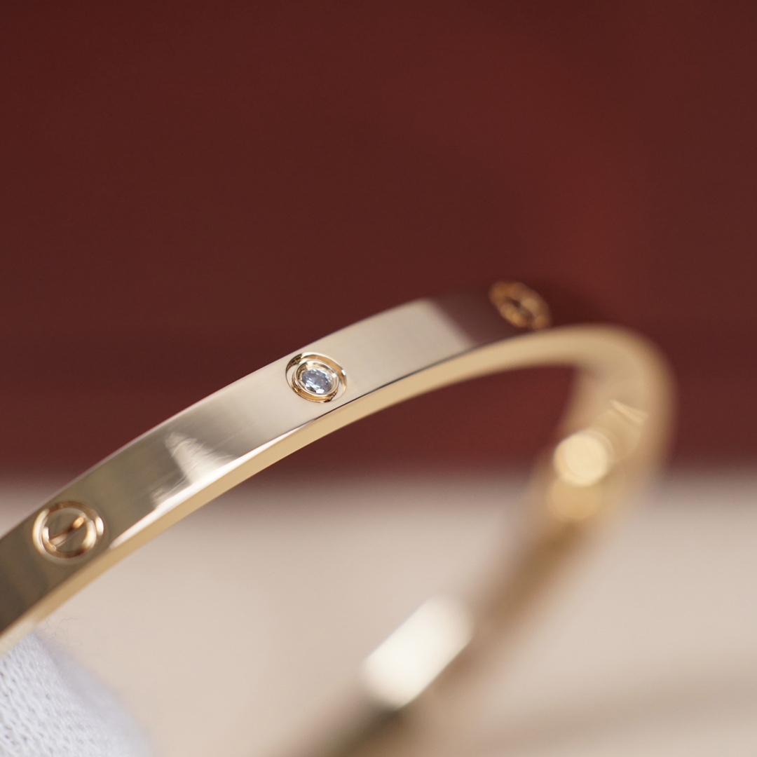 Cartier 卡地亚Cartier 玫瑰金 窄版Love带钻手镯