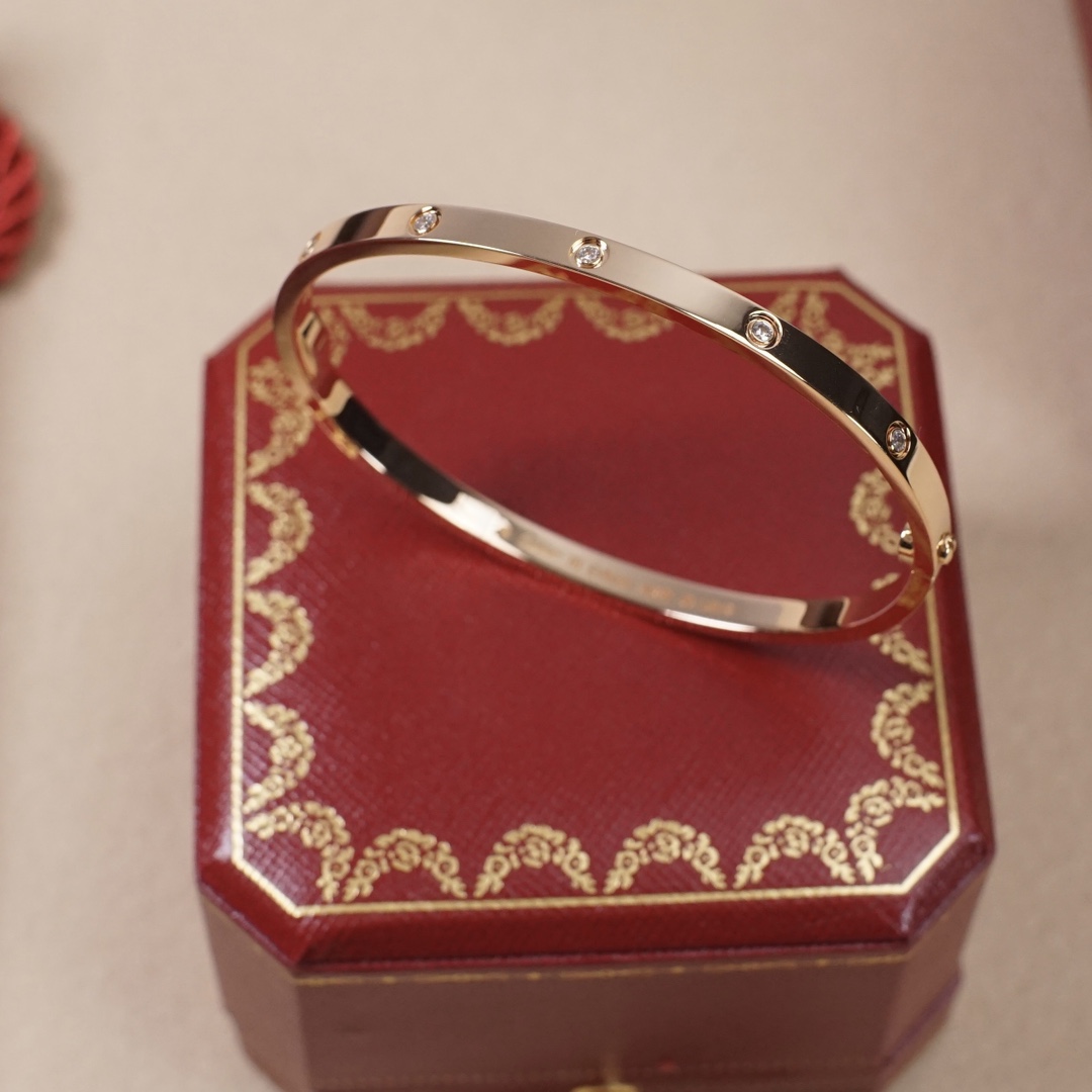 Cartier 卡地亚Cartier 窄版十钻 love情侣‮手款‬镯