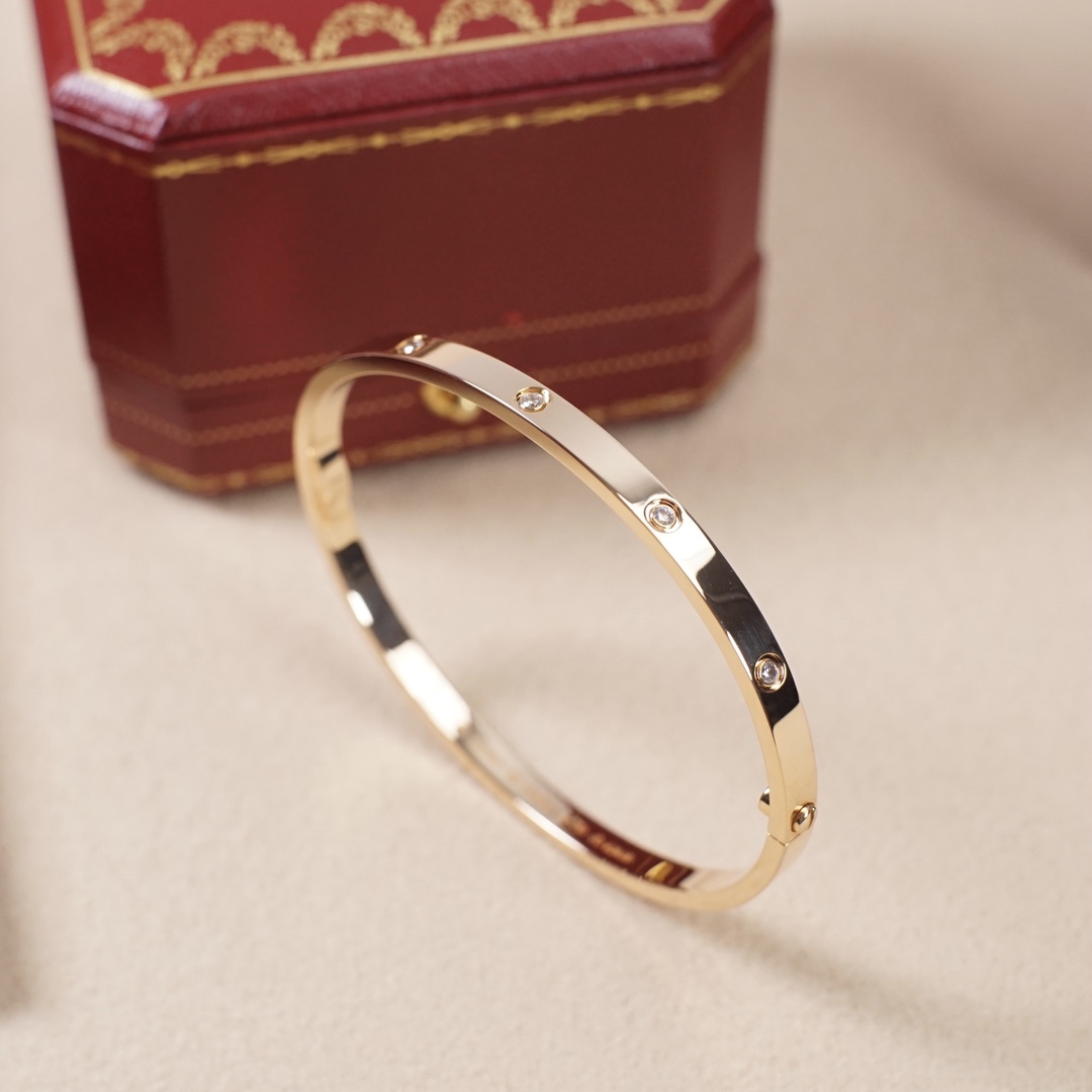Cartier 卡地亚Cartier 窄版十钻 love情侣‮手款‬镯