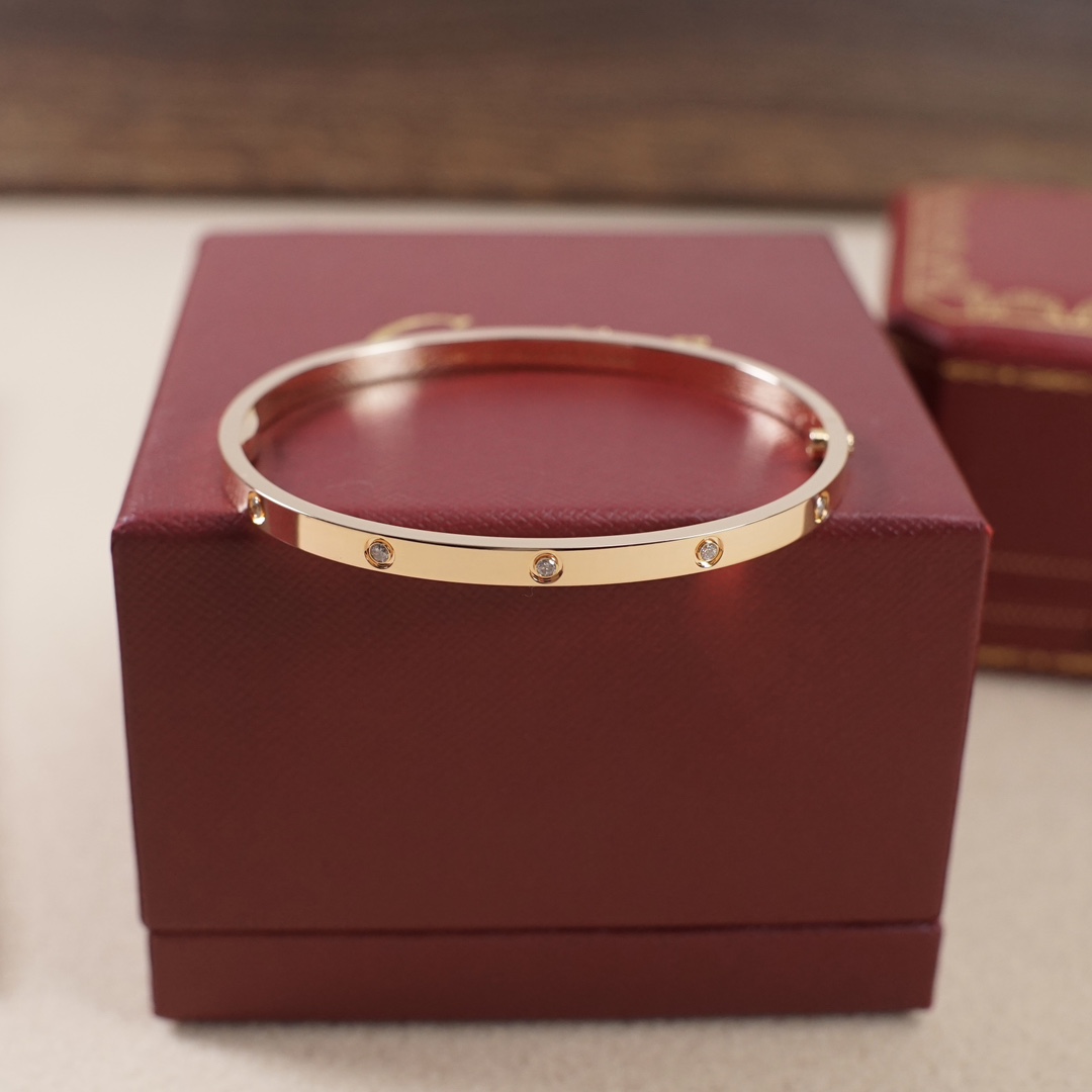Cartier 卡地亚Cartier 窄版十钻 love情侣‮手款‬镯
