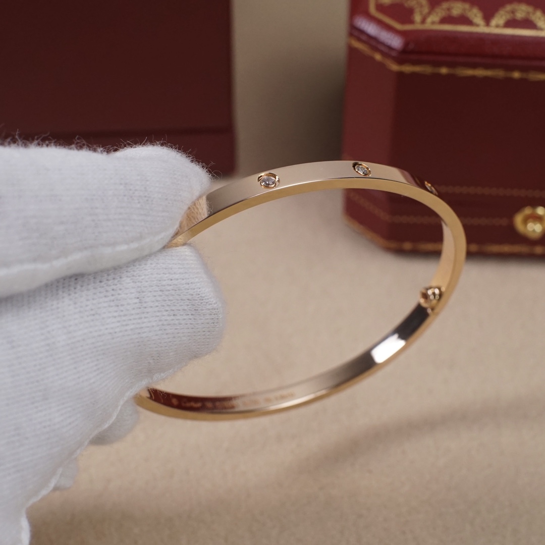 Cartier 卡地亚Cartier 窄版十钻 love情侣‮手款‬镯