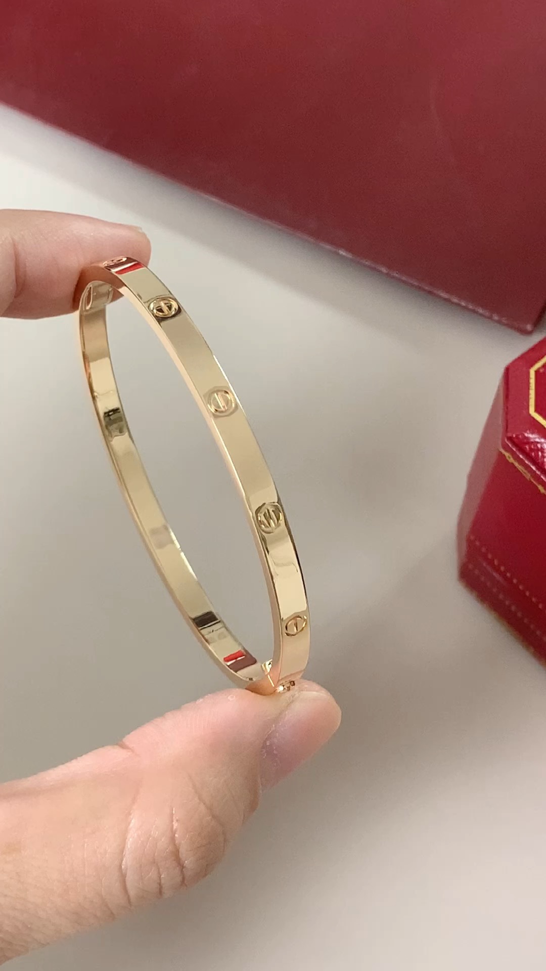 Cartier 卡地亚Cartier 窄‮无版‬钻 love情侣‮手款‬镯