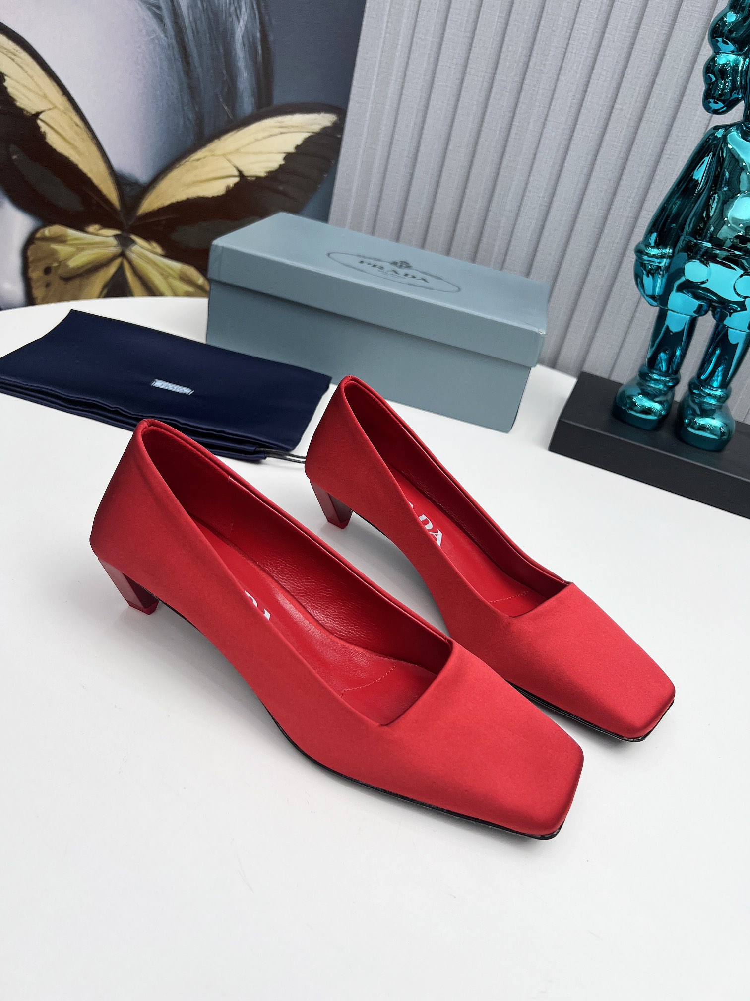 NO:231620,2025 SSS launches the latest Prada long and short boots, sandals, single shoes, thin heels, hollows, thick heels series ————————————— PRADA early spring catwalks Internet celebrity style 