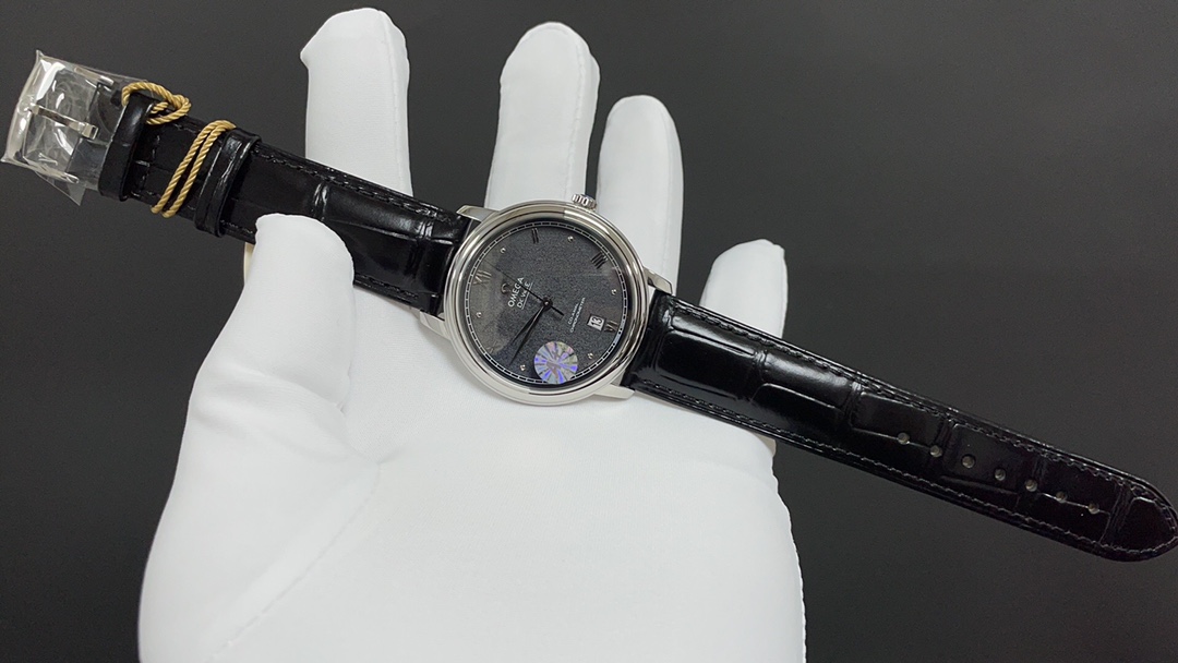 Omega 今日推荐 蝶飞 新款 39.5mm 自动上链机械机芯