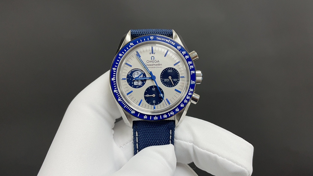 Omega 今日推荐 史努比50周年 开飞船 玩转地球 42mm 自动上链机械机芯