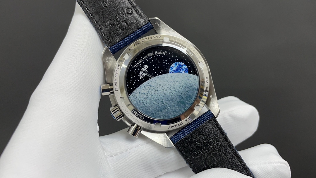 Omega 今日推荐 史努比50周年 开飞船 玩转地球 42mm 自动上链机械机芯
