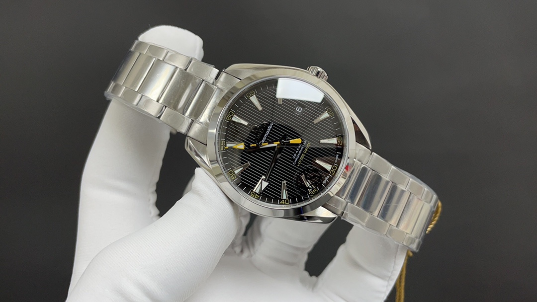 Omega 今日推荐 150米 大黄蜂 41mm 8500机