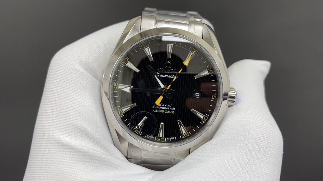 Omega 今日推荐 150米 大黄蜂 41mm 8500机