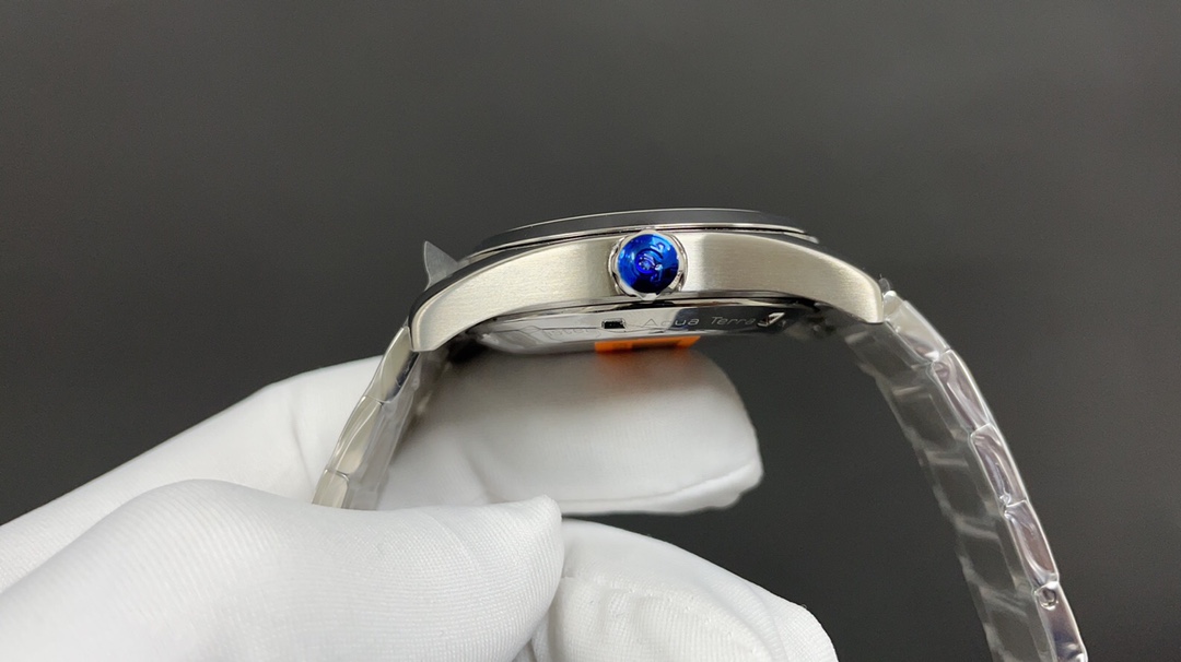 Omega 今日推荐 150米 大黄蜂 41mm 8500机