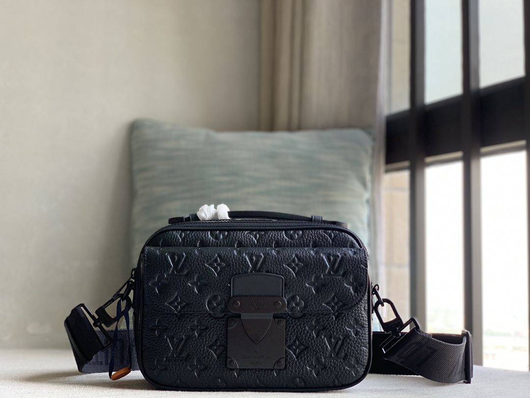 Louis Vuitton Purchasing special channel LV 23 new product [S-LOCK messenger bag] M58489 black (embossed)
