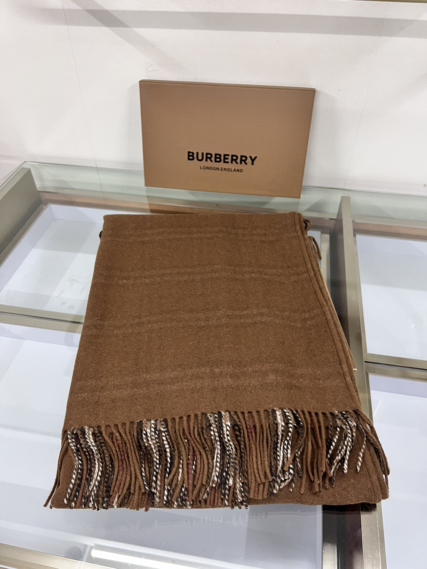 💟专柜官网同步发售！BURBERRY限量款斗篷披肩重磅！！满满的都是细节打造！！此款B格披风是巴宝莉秋冬