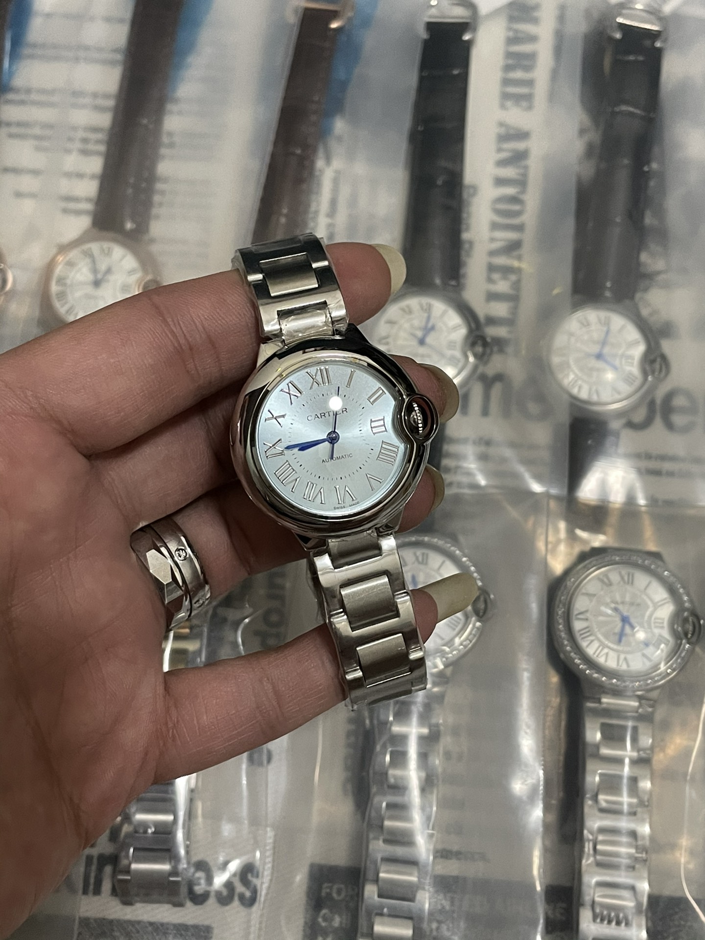 カートゥル・ブルー・バルーン33シリーズ - 永遠の愛を象徴するカートゥル