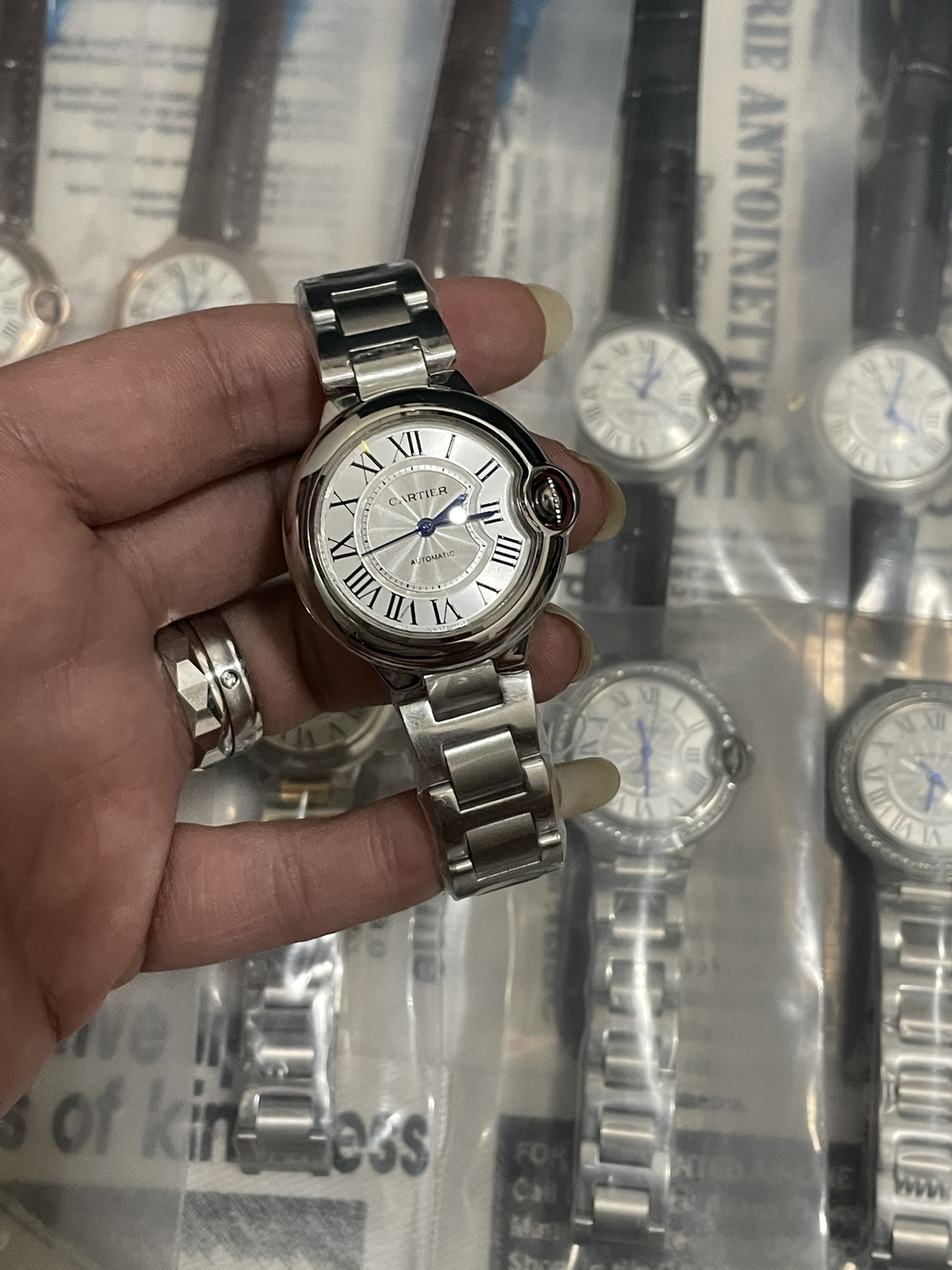 カートゥル・ブルー・バルーン33シリーズ - 永遠の愛を象徴するカートゥル