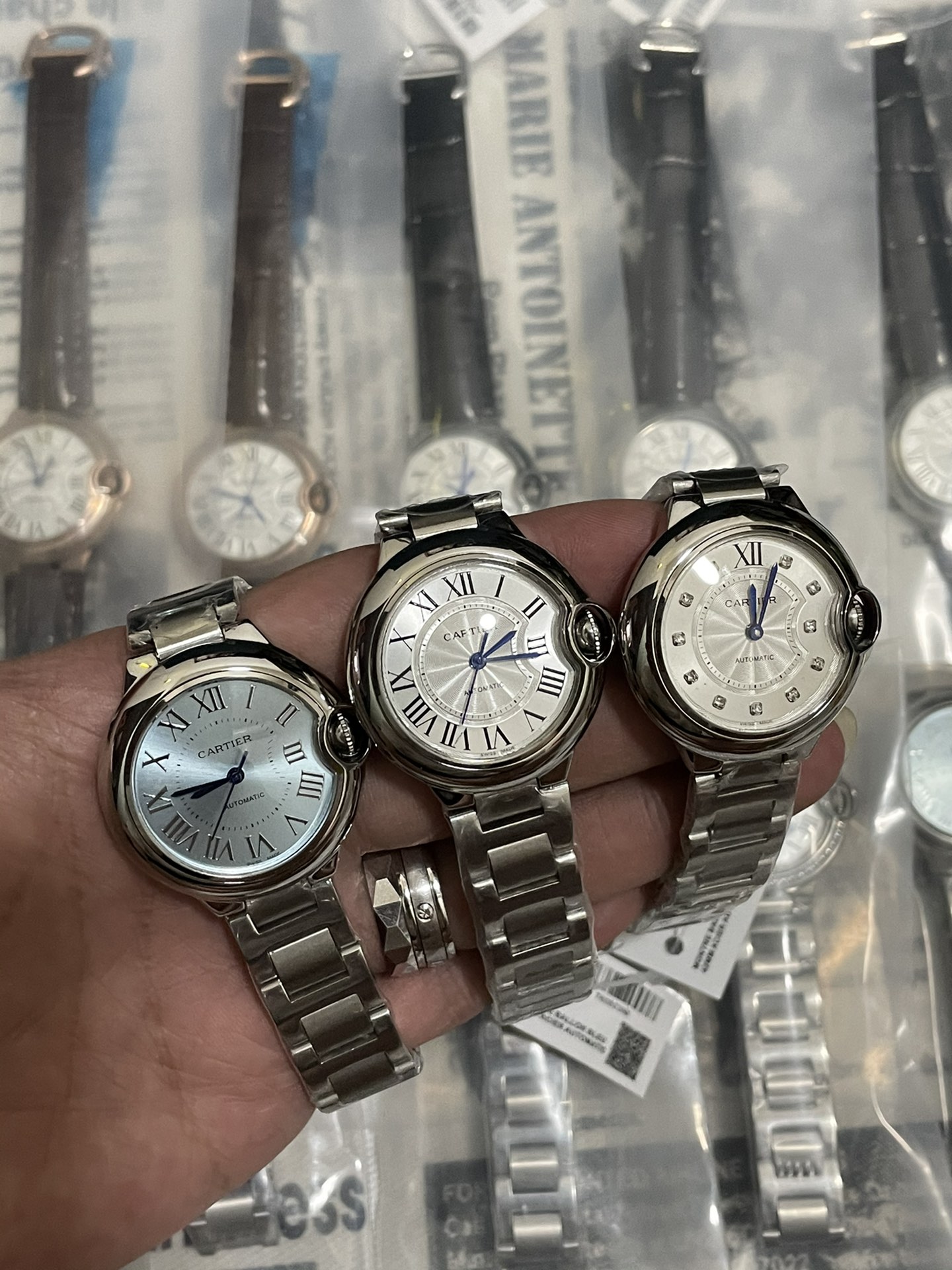 カートゥル・ブルー・バルーン33シリーズ - 永遠の愛を象徴するカートゥル