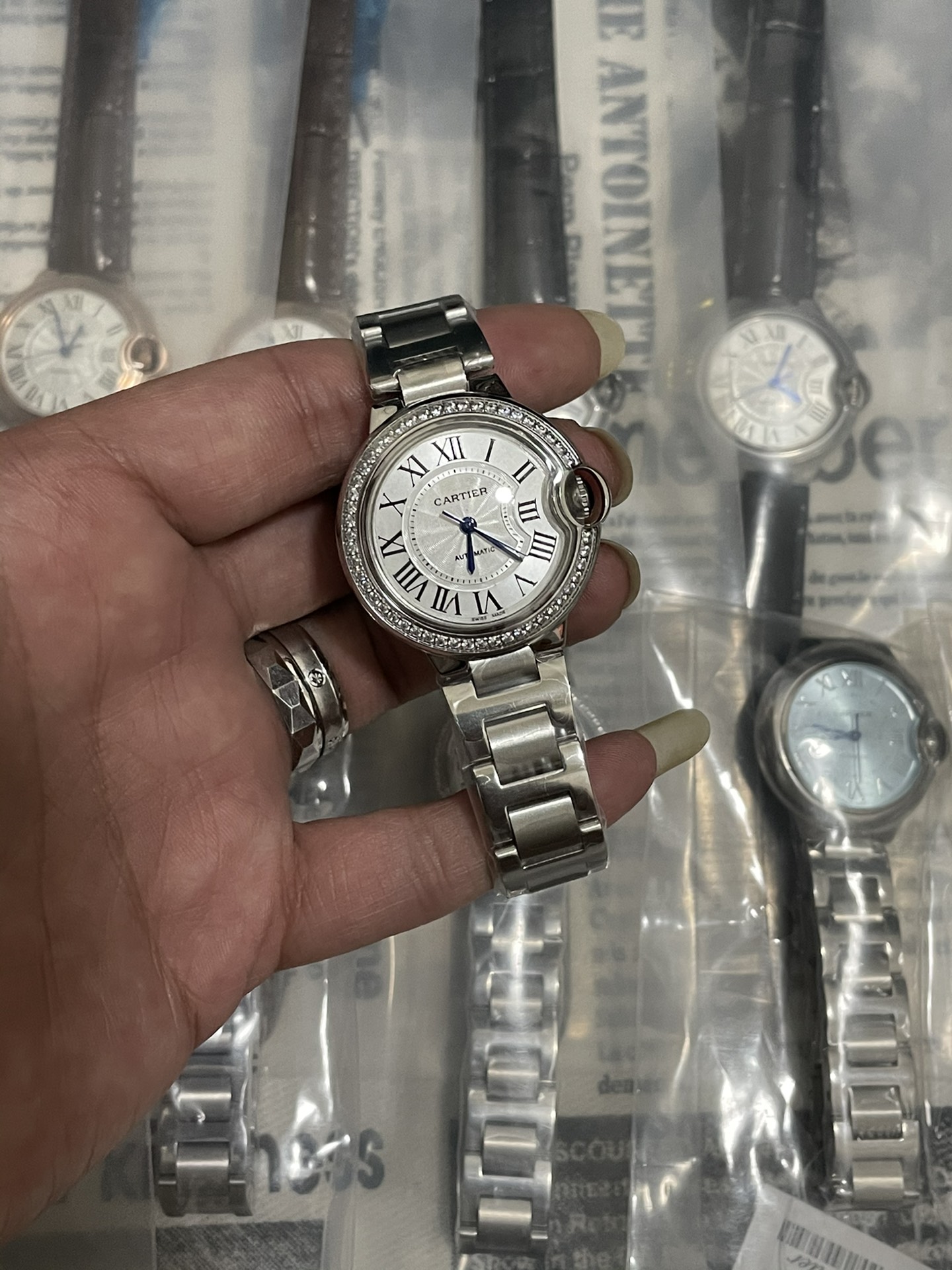 カートゥル・ブルー・バルーン33シリーズ - 永遠の愛を象徴するカートゥル