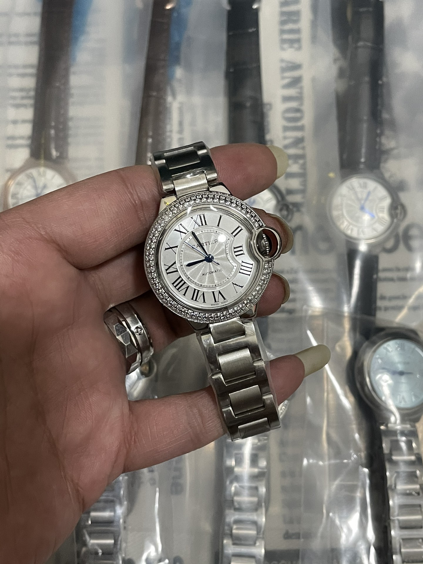 カートゥル・ブルー・バルーン33シリーズ - 永遠の愛を象徴するカートゥル