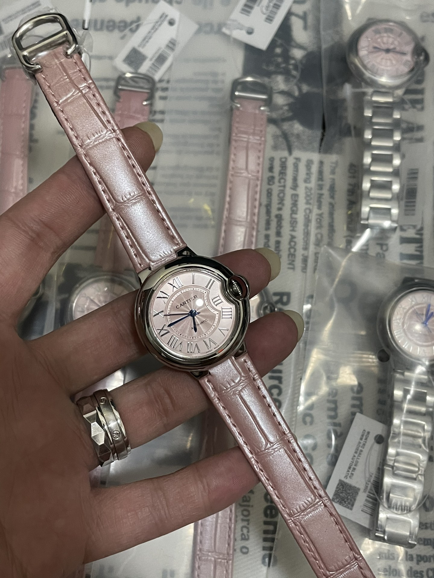 カデイアブルー気球33シリーズ - あなたの最愛を伝える特別なアクセサリー