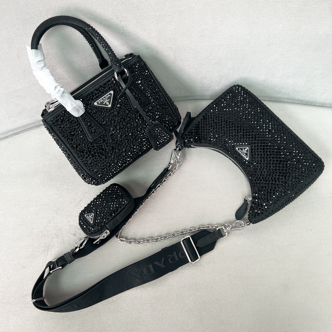 Prada new product debut: 2023 autumn and winter hobo new diamond crystal bag "Dark Warrior"