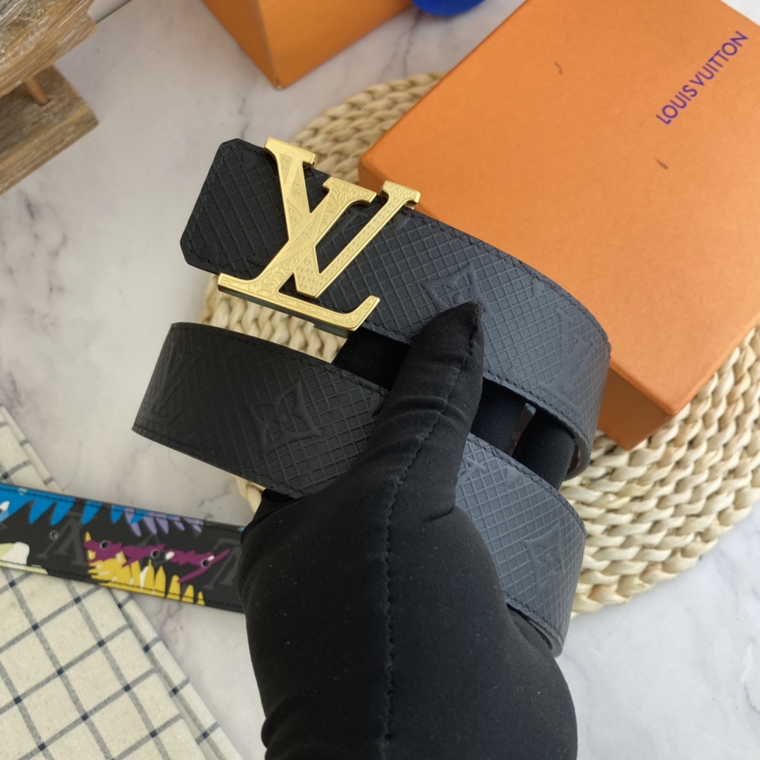     LV   男士腰带38mm 双面进口皮可双面使用 专柜走线 搭配新款扣💰