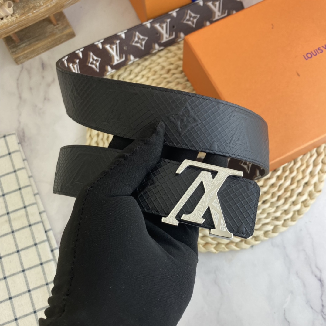     LV   男士腰带38mm 双面进口皮可双面使用 专柜走线 搭配新款扣💰