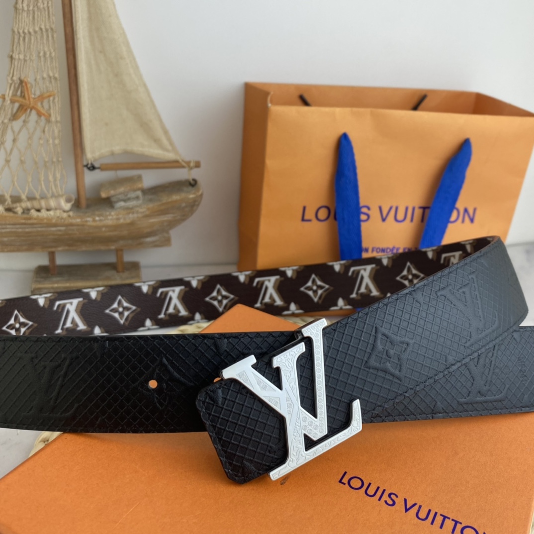     LV   男士腰带38mm 双面进口皮可双面使用 专柜走线 搭配新款扣💰
