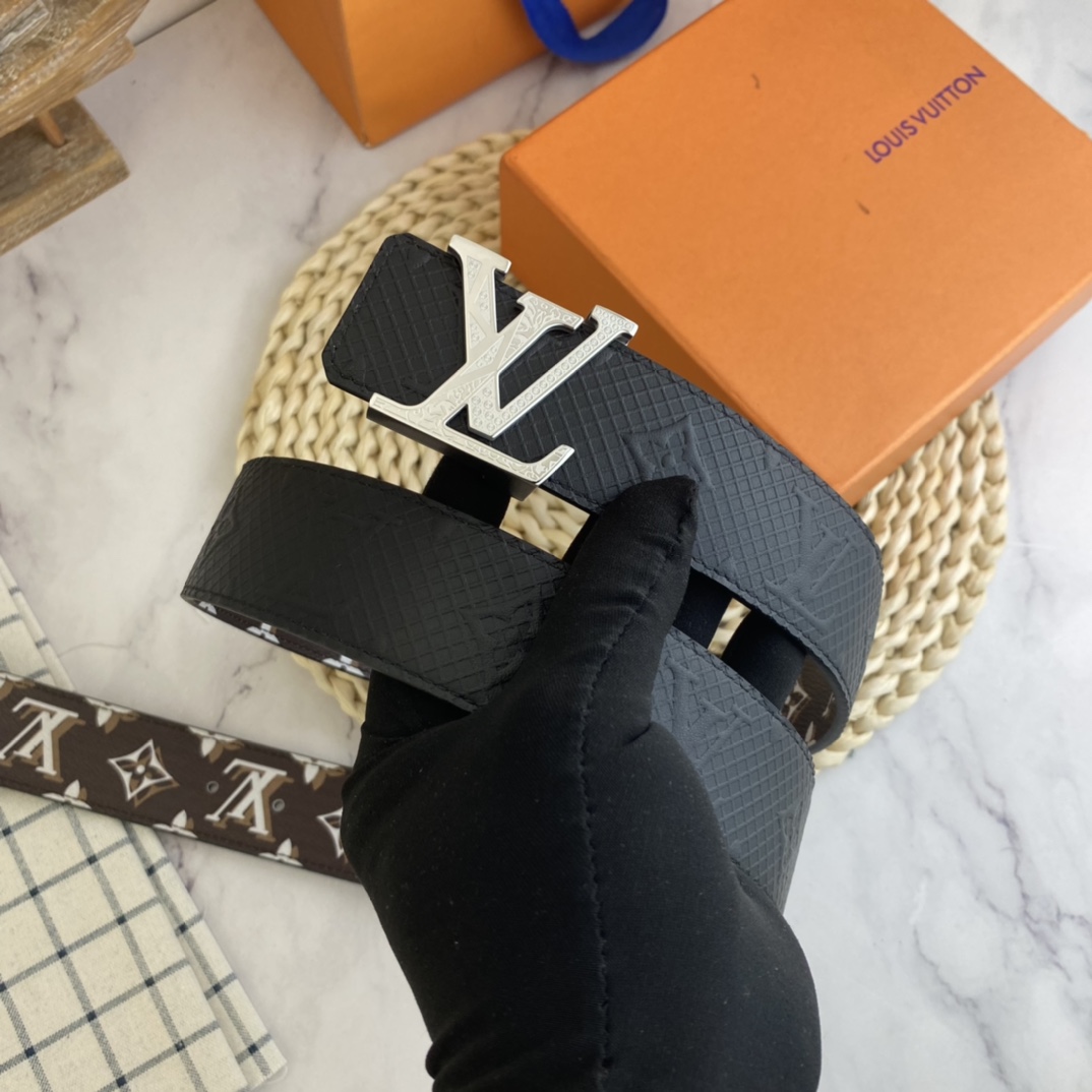     LV   男士腰带38mm 双面进口皮可双面使用 专柜走线 搭配新款扣💰