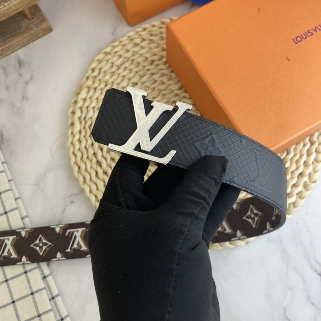     LV   男士腰带38mm 双面进口皮可双面使用 专柜走线 搭配新款扣💰