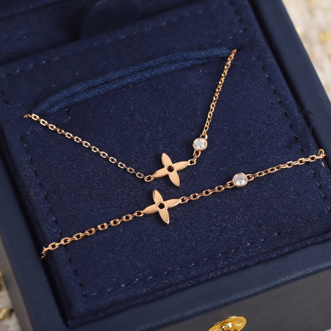 [Van Cleef & Arpels Jewelry]