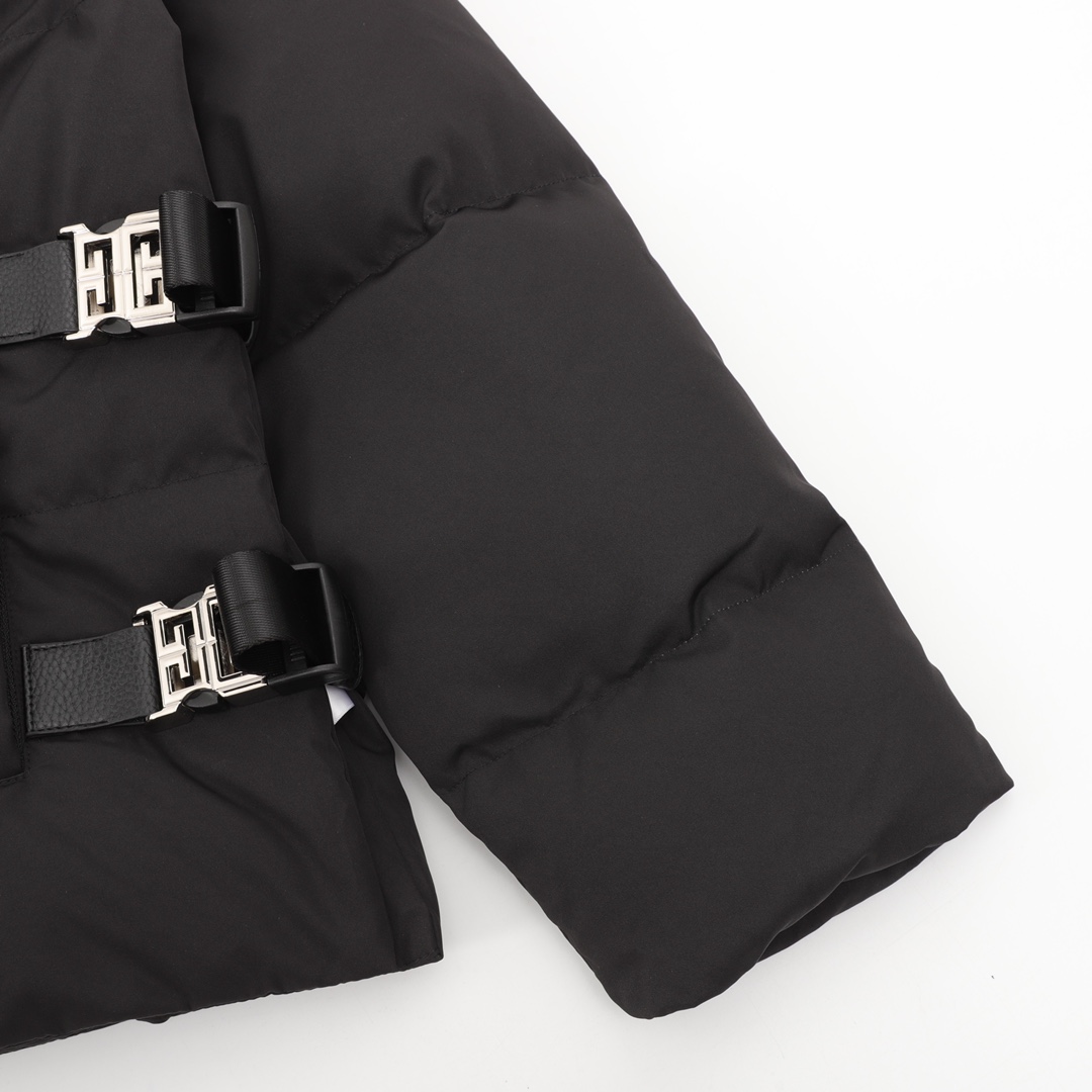 Givenchy纪梵希GVC 4G搭扣羽绒服外套 4