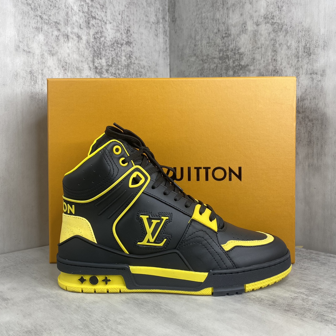 Louis Vuitton 新款上架 LV Trainer 路易-威登2022走秀新款 1：1开发 上脚非常舒适 做工精细 鞋面由意大利进口小牛皮拼接 侧边饰有品牌LOGO标志及签名