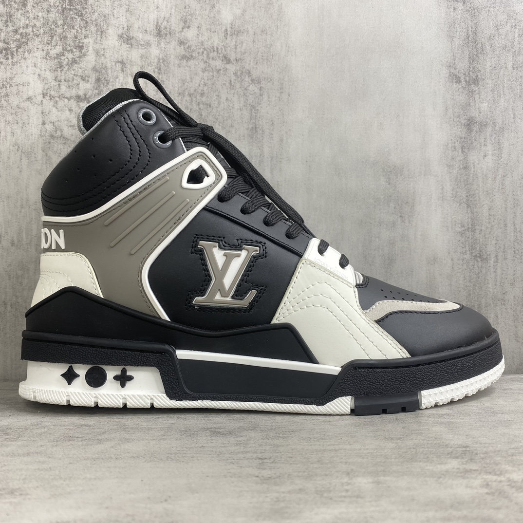 Louis Vuitton 新款上架 LV Trainer 路易-威登2022走秀新款 1：1开发 上脚非常舒适 做工精细 鞋面由意大利进口小牛皮拼接 侧边饰有品牌LOGO标志及签名