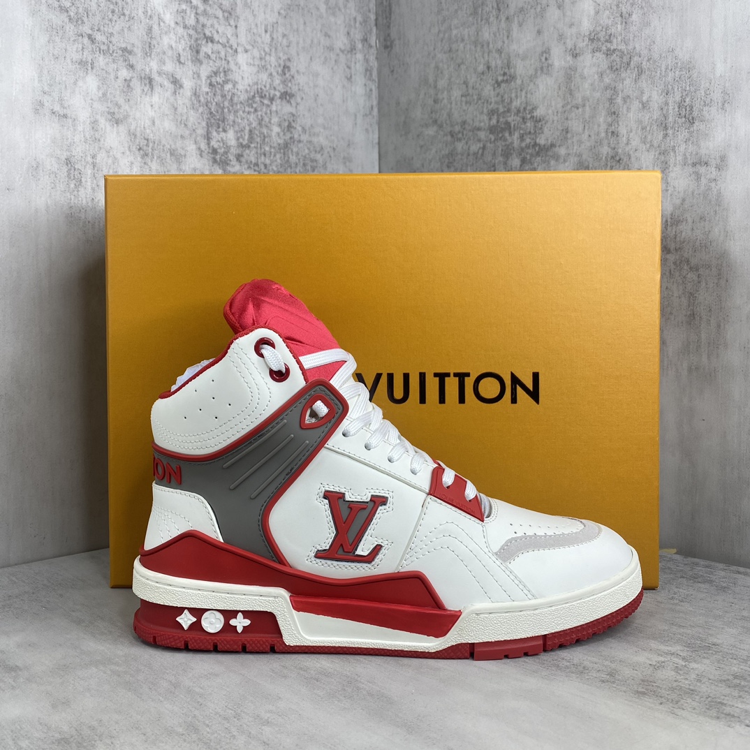 Louis Vuitton 新款上架 LV Trainer 路易-威登2022走秀新款 1：1开发 上脚非常舒适 做工精细 鞋面由意大利进口小牛皮拼接 侧边饰有品牌LOGO标志及签名