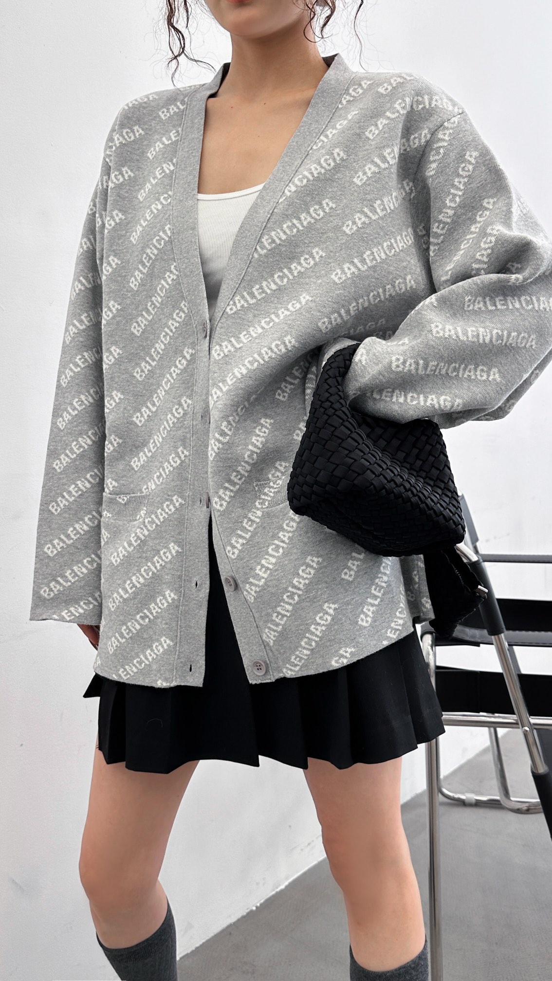 🌾BAl🆕🆕🆕IAGA 灰色布满英文字母毛衣 🍂毛衣的季节，YB 9800购入，巴黎独家定织定染采用最好