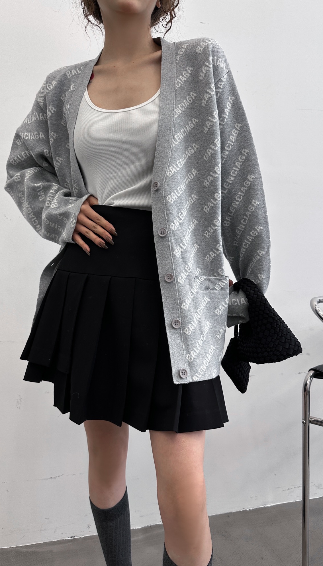 🌾BAl🆕🆕🆕IAGA 灰色布满英文字母毛衣 🍂毛衣的季节，YB 9800购入，巴黎独家定织定染采用最好