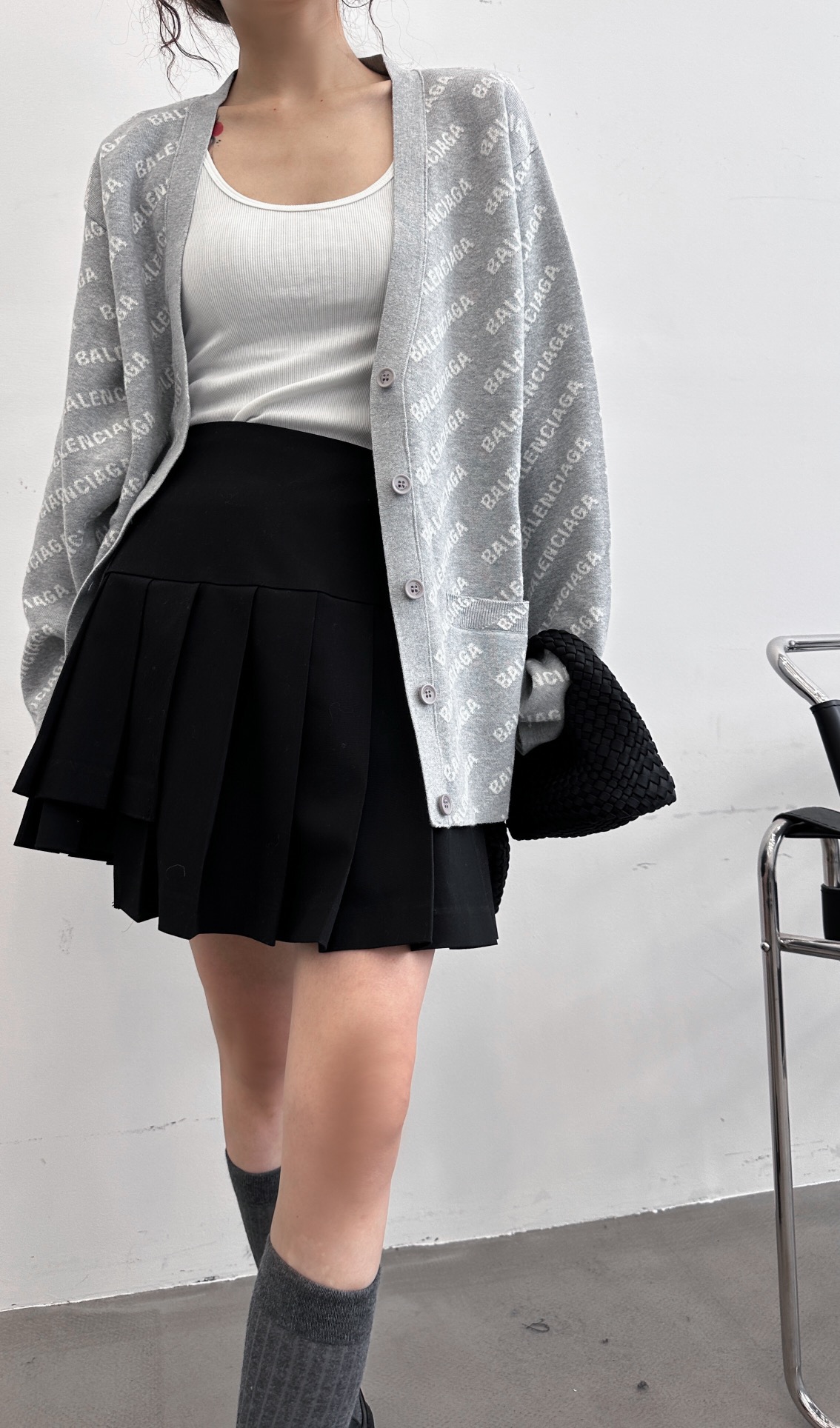 🌾BAl🆕🆕🆕IAGA 灰色布满英文字母毛衣 🍂毛衣的季节，YB 9800购入，巴黎独家定织定染采用最好