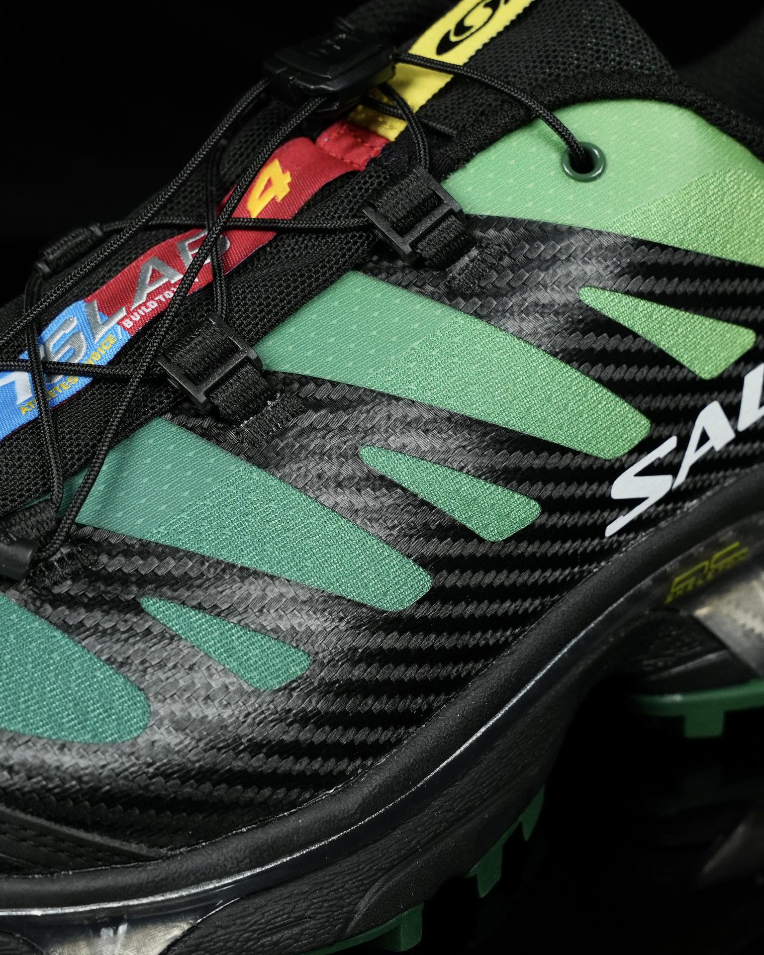 SalomonXT-4OG萨洛蒙高科技户外休闲跑鞋471332鞋身采用耐磨TPU和网眼材质打造让鞋子更轻