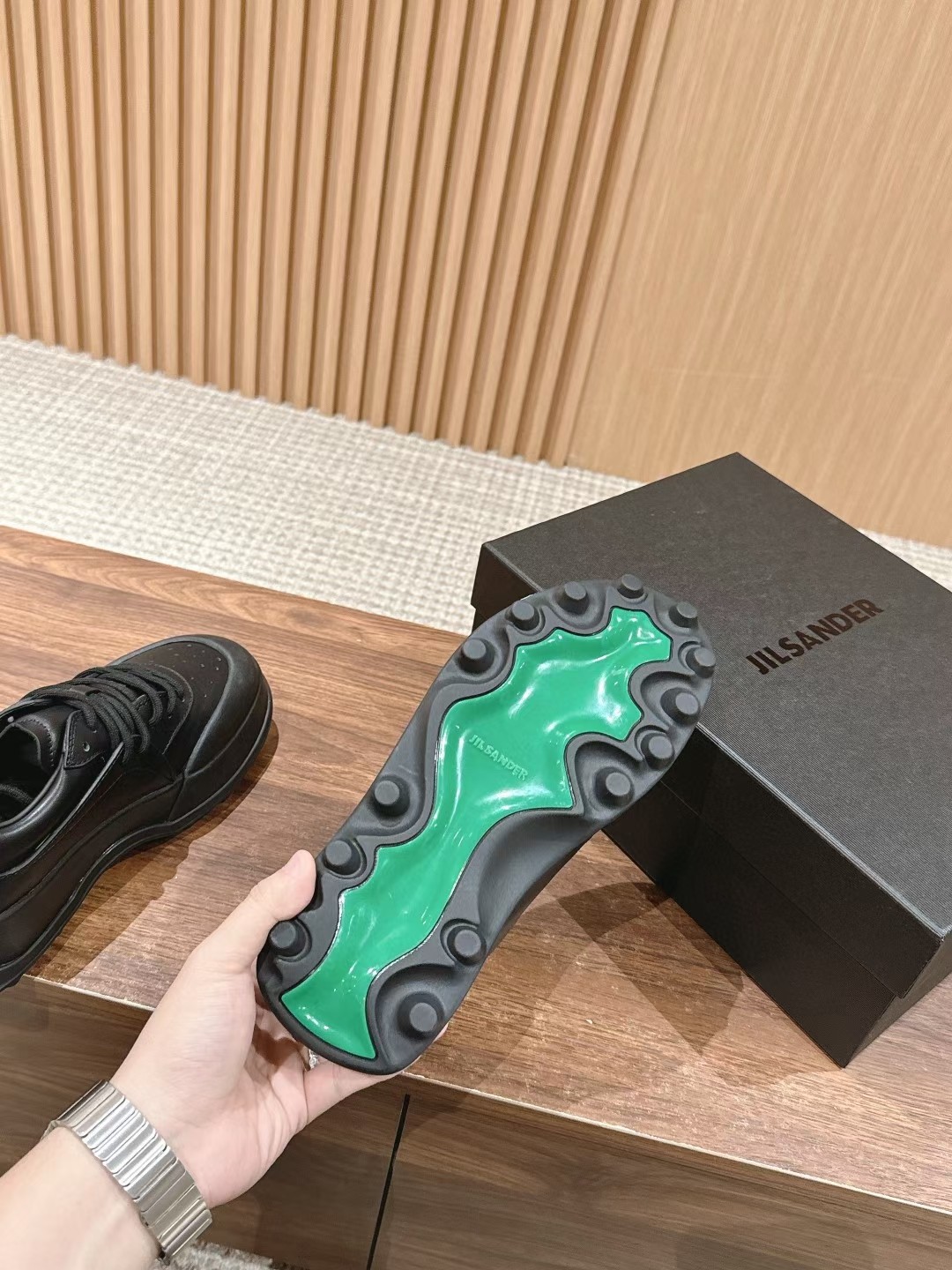 “Gil Sander Gilsanda’s Latest Recreational Sneakers with Simplistic Aesthetics and Comfort” - 图片 9