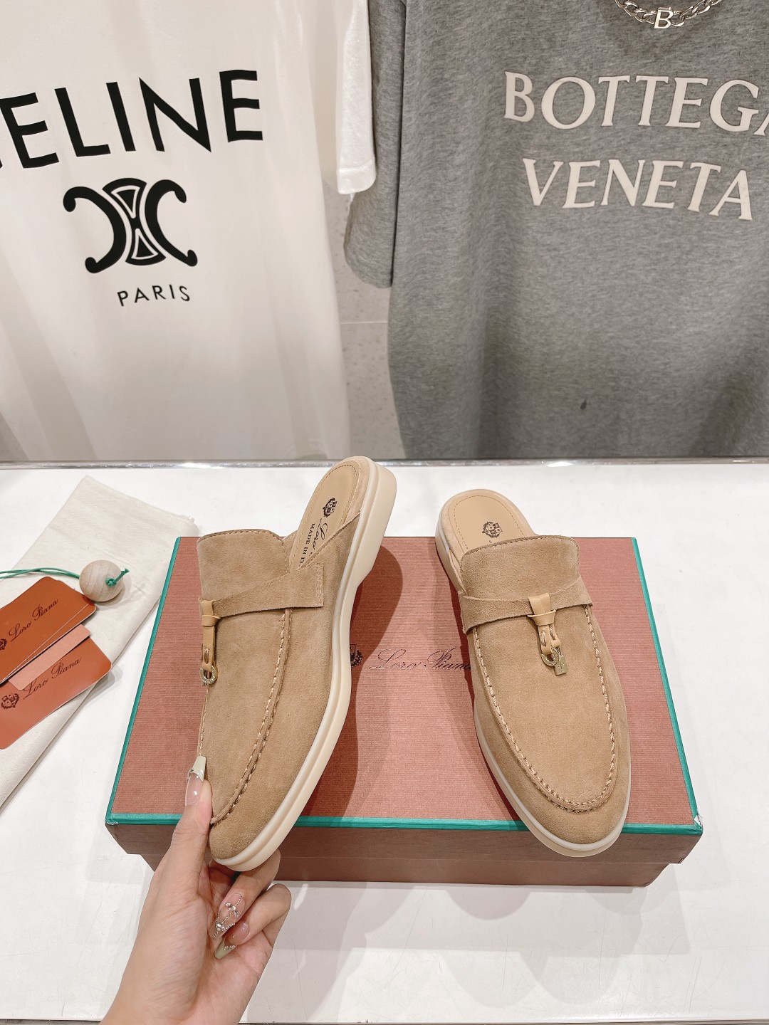 高版本出厂 半托
  Loro Piana* LP万年经典款乐福鞋 简约时尚 脚感超级舒适 一天可以暴走