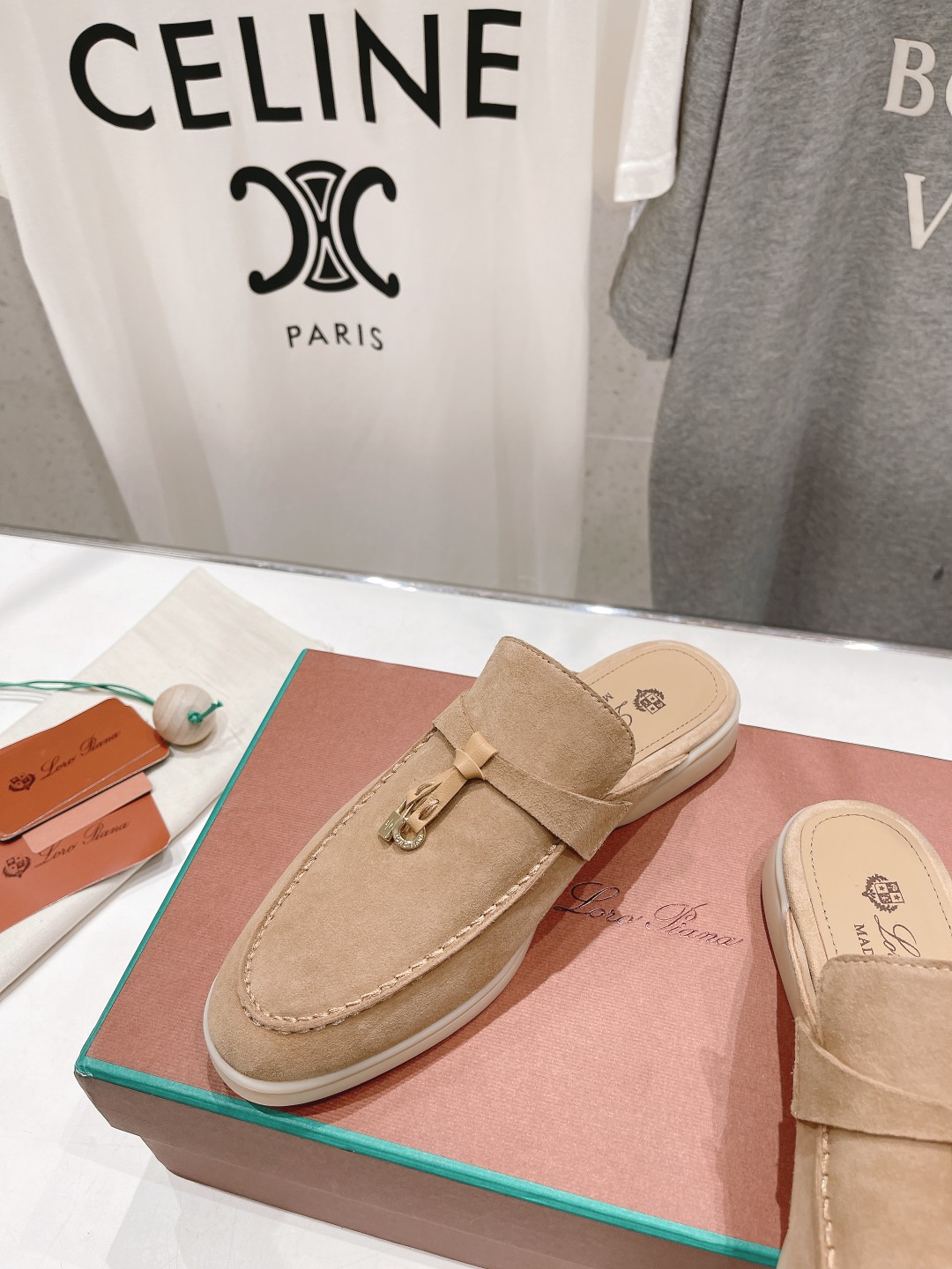 高版本出厂 半托
  Loro Piana* LP万年经典款乐福鞋 简约时尚 脚感超级舒适 一天可以暴走