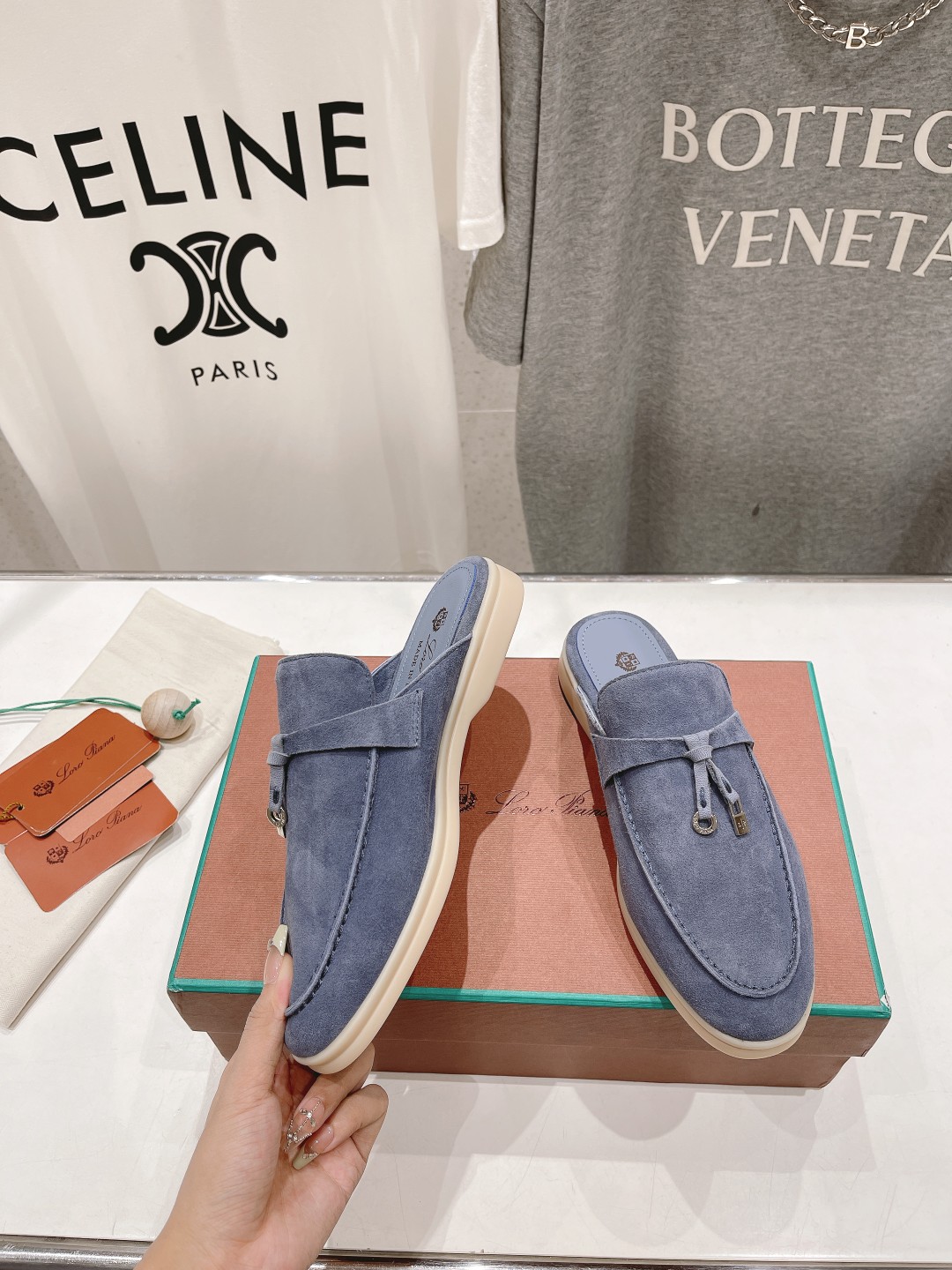 高版本出厂 半托
  Loro Piana* LP万年经典款乐福鞋 简约时尚 脚感超级舒适 一天可以暴走