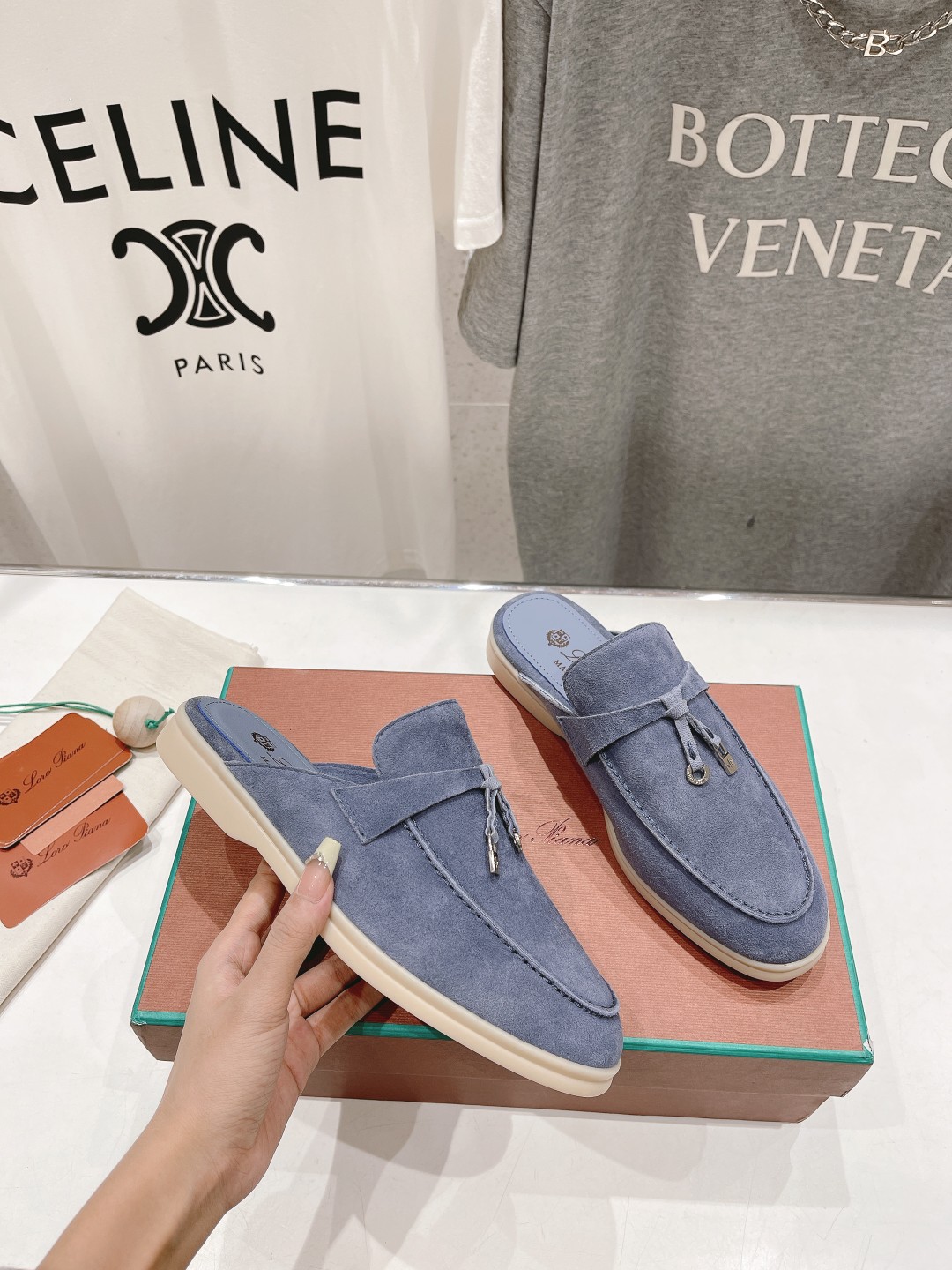 高版本出厂 半托
  Loro Piana* LP万年经典款乐福鞋 简约时尚 脚感超级舒适 一天可以暴走
